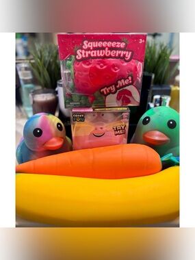 Squishy Bundle x 6 (1) Strawberry, (1) Carrot, (1) Banana, (1) Pig, (2) Ducks